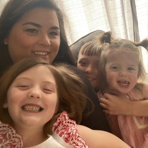 Meet your Posher, Kayla